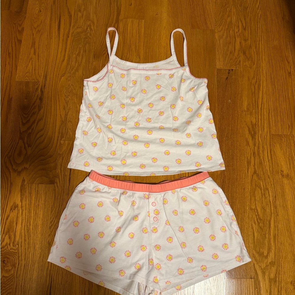 Cozy land insp daisy pajama set shorts and tank